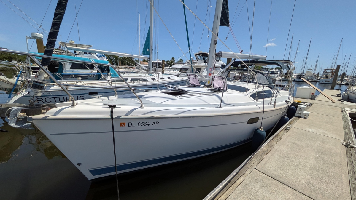 2001 Hunter 380 - Sold Boat