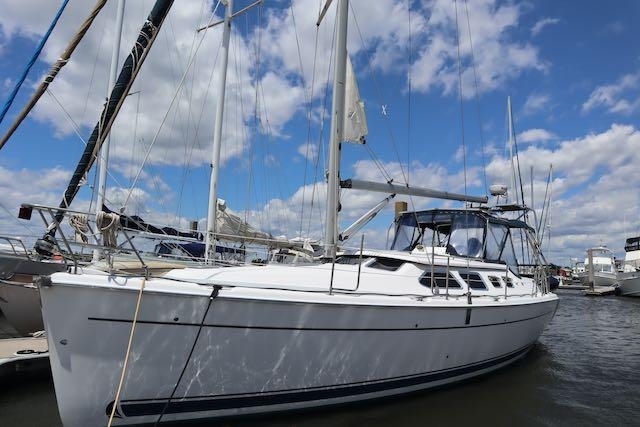 2005 Hunter 41 Deck Salon - Sold Boat