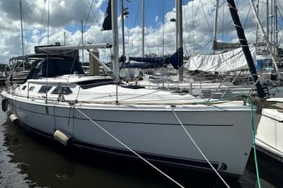 BOATZON | Hunter 41 Deck Salon 2006