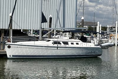 BOATZON | Hunter 41 Deck Salon 2007