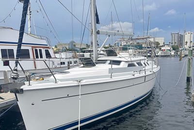 BOATZON | Hunter 41 Deck Salon 2007