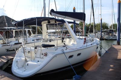 BOATZON | Hunter 430 1997
