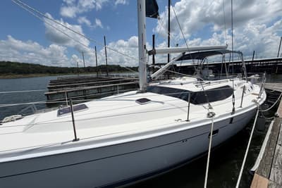 BOATZON | Hunter 45 Center Cockpit 2006