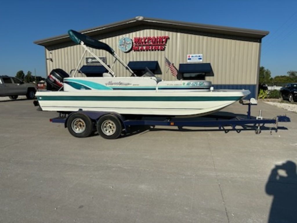 1999 Hurricane 198R Fish and Cruise - Sold Boat