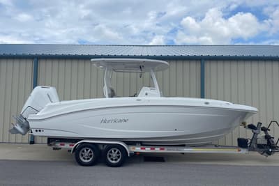 BOATZON | Hurricane Center Console 24 OB 2026