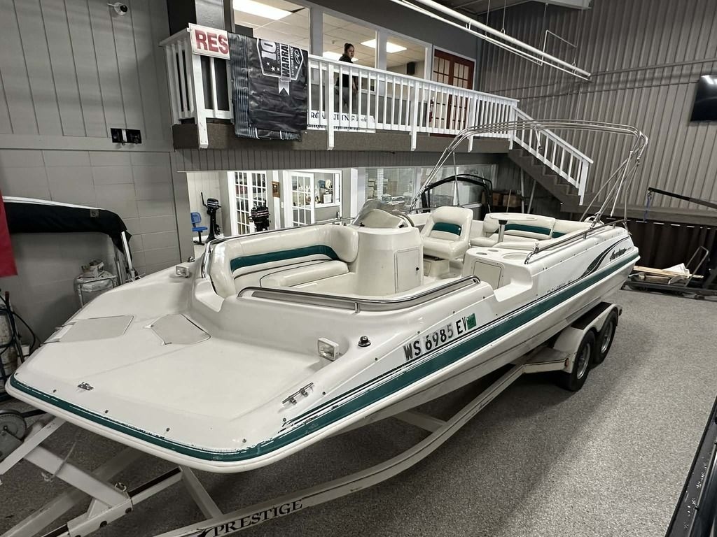 2000 Hurricane Fun Deck 201 - Sold Boat