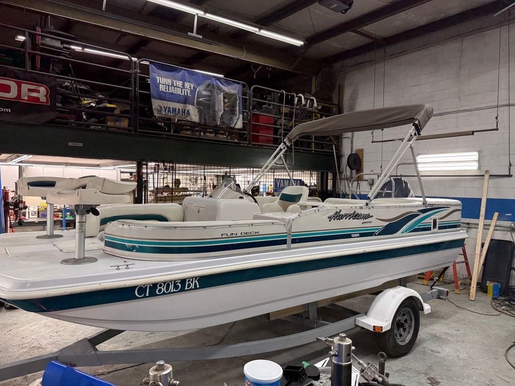 2000 Hurricane Fundeck 198R - Sold Boat