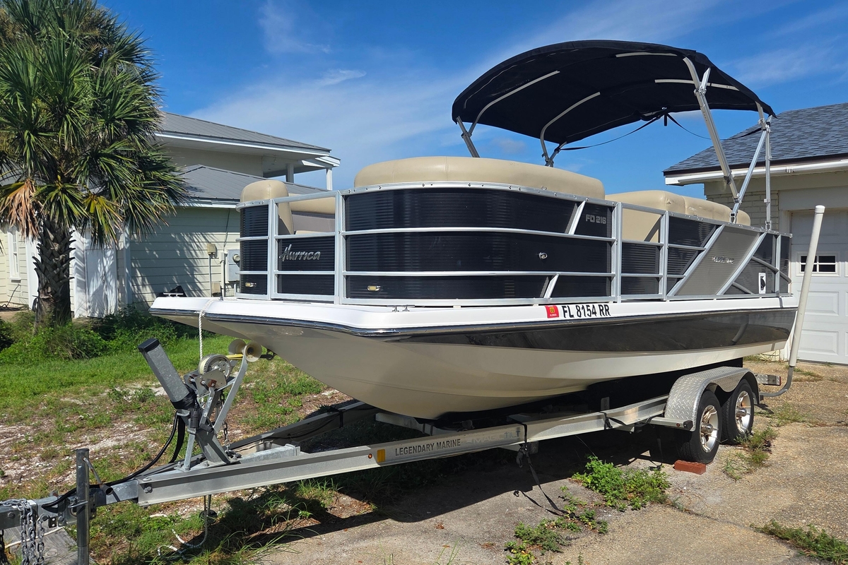 2017 Hurricane FunDeck 216 OB - Sold Boat