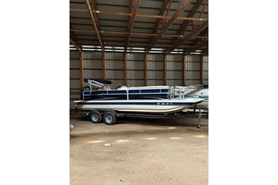 BOATZON | Hurricane FunDeck 226 REF3 Gate 2012