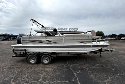 BOATZON | Hurricane FunDeck 226F 2014
