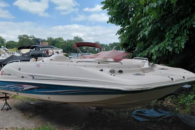 BOATZON | Hurricane FunDeck GS 202 IO 2008