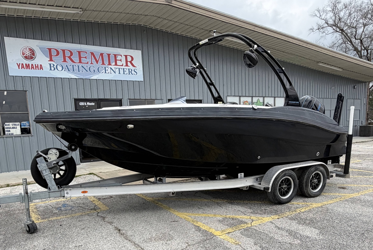 2015 Hurricane SS203 CROSSFIR - Sold Boat