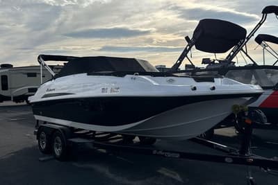 BOATZON | Hurricane Sun Deck 2022 BOATZON | Hurricane Sun Deck 2022