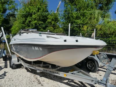 BOATZON | Hurricane Sundeck 188 2012
