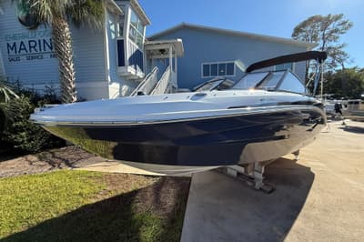 BOATZON | Hurricane SunDeck 235 OB 2025