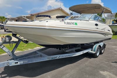 BOATZON | Hurricane SunDeck 237 DC OB 2006