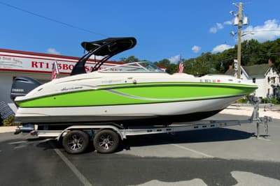 BOATZON | Hurricane SunDeck 2400 OB 2013