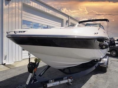 BOATZON | Hurricane SunDeck 2400 OB 2023