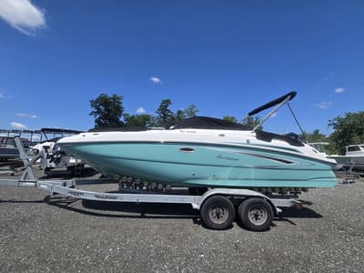 BOATZON | Hurricane SunDeck 2400 OB 2026