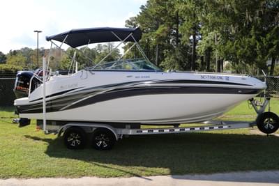 BOATZON | Hurricane SunDeck 2486 OB 2019