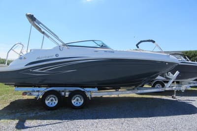 BOATZON | Hurricane SunDeck 2486 OB 2027