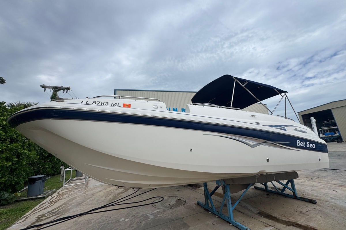 2004 Hurricane SunDeck 2600 OB - Sold Boat