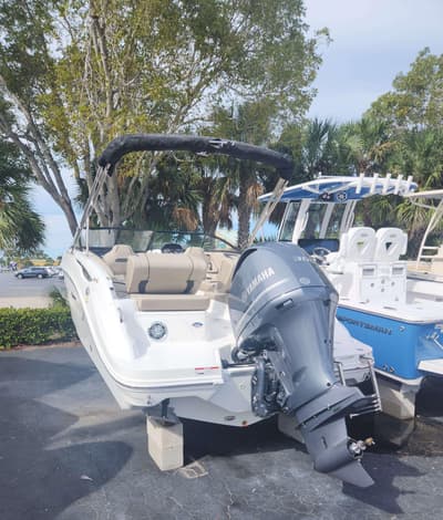 BOATZON | Hurricane SunDeck 2600 OB 2024