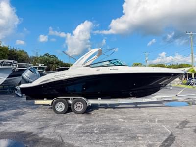 BOATZON | Hurricane SunDeck 2690 OB 2026