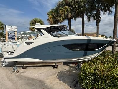 BOATZON | Hurricane SunDeck 3200 OB 2025