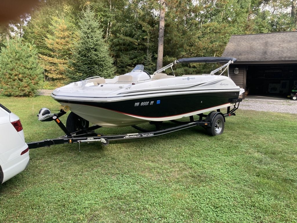 2013 Hurricane SunDeck Sport SS 188 IO - Sold Boat