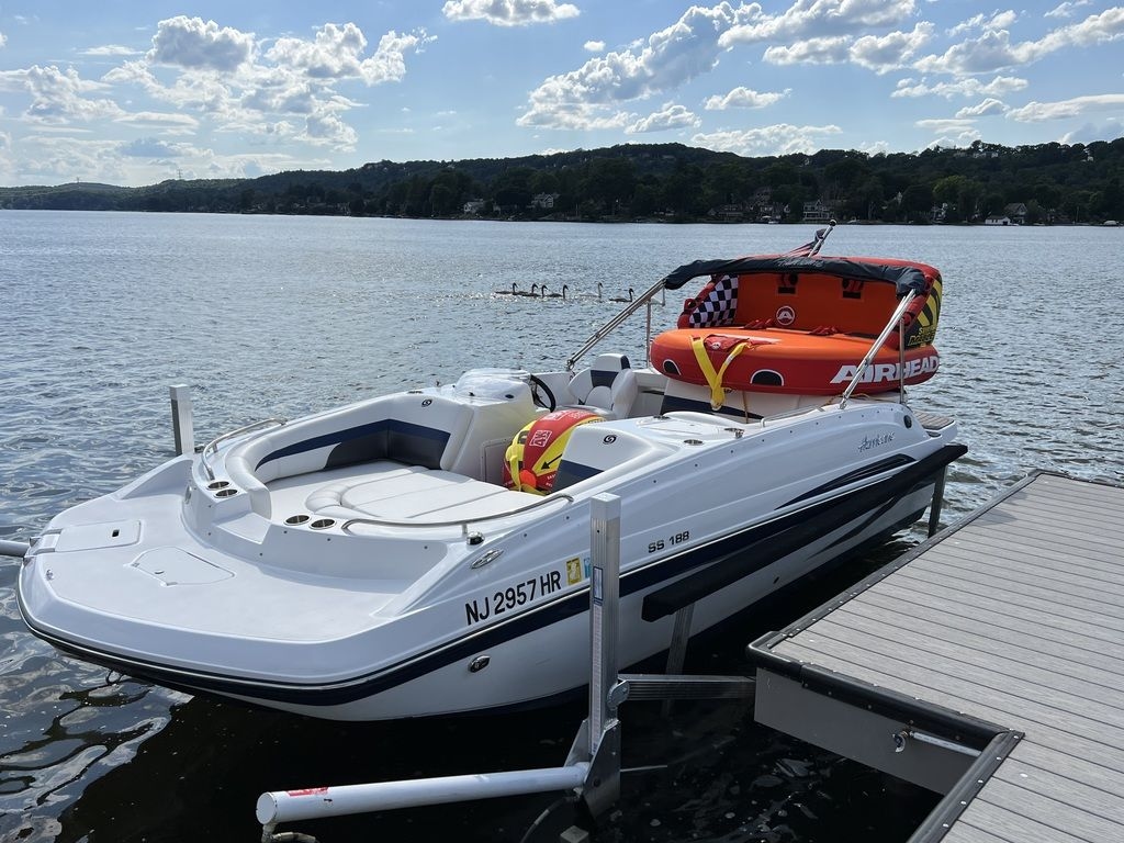 2022 Hurricane SunDeck Sport 188 IO - Sold Boat
