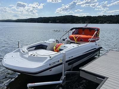BOATZON | Hurricane SunDeck Sport 188 IO 2022 BOATZON | Hurricane SunDeck Sport 188 IO 2022