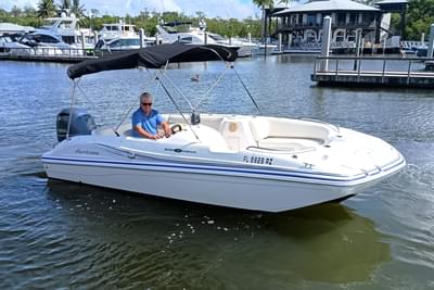 BOATZON | Hurricane SunDeck Sport 188 OB 2012 BOATZON | Hurricane SunDeck Sport 188 OB 2012