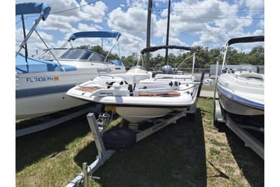 BOATZON | Hurricane SunDeck Sport 201 IO 2011
