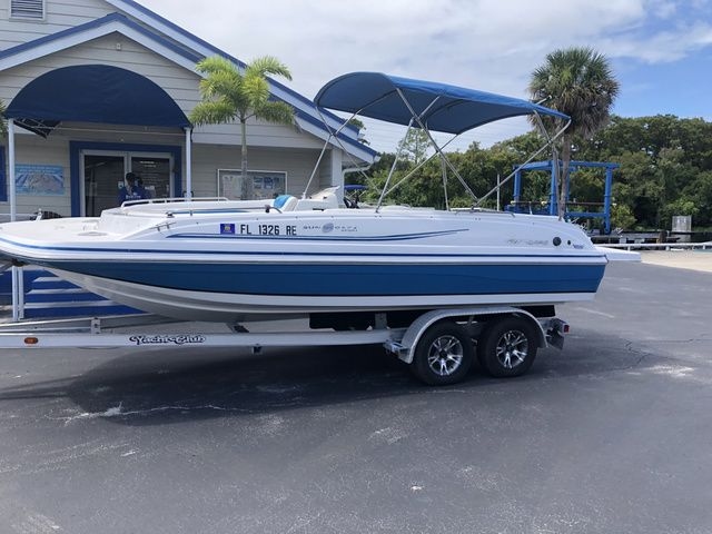 2014 Hurricane SunDeck Sport 201 IO - Sold Boat