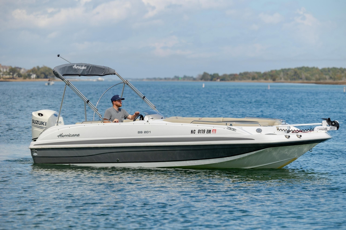 2019 Hurricane SunDeck Sport 201 OB - Sold Boat