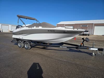 BOATZON | Hurricane SunDeck Sport 203 Crossfire OB 2013