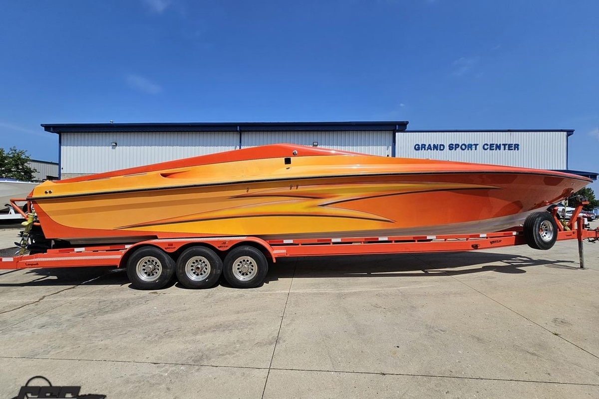1995 Hustler 40 Fiore - Sold Boat
