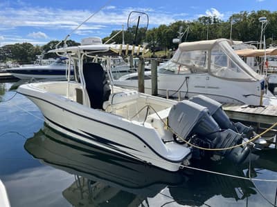 BOATZON | Hydra-Sports 2500 Vector 2009