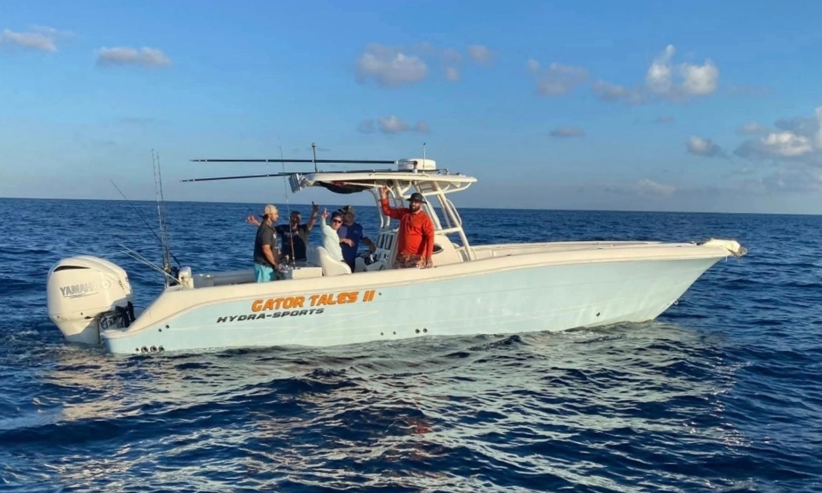2011 Hydra-Sports 3400 CC - Sold Boat