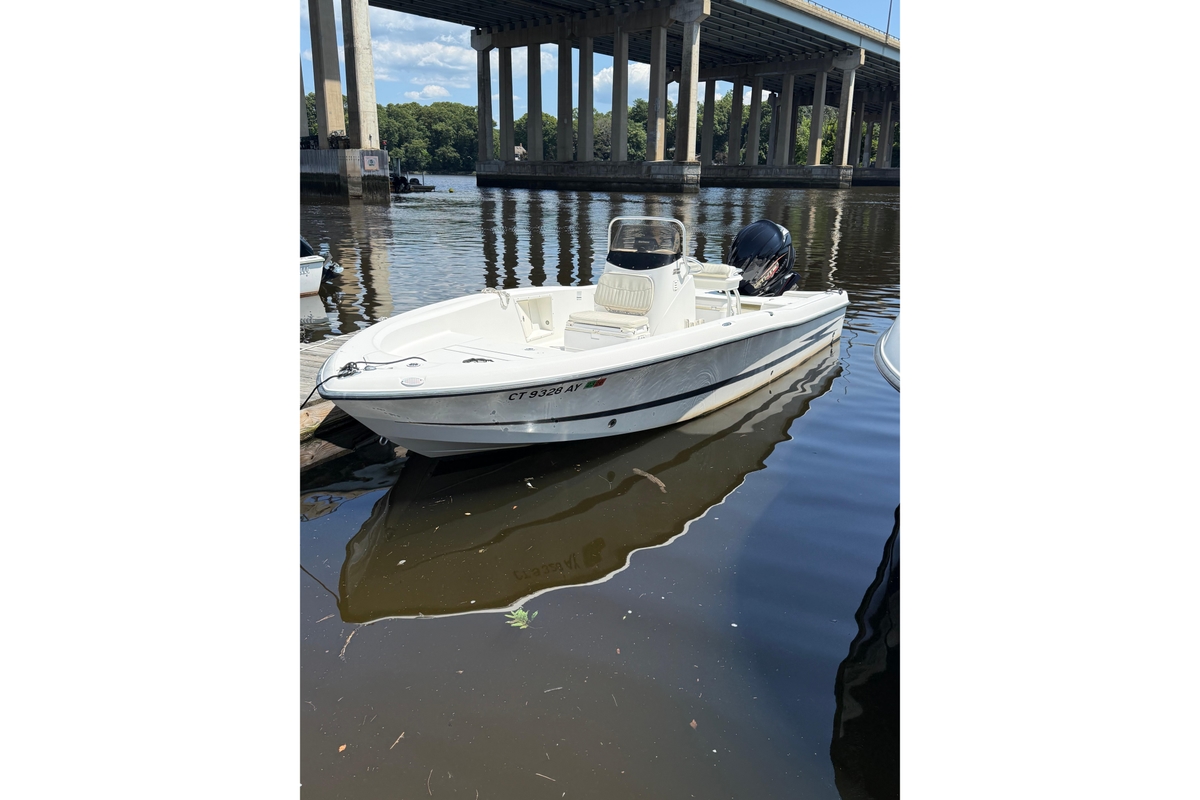 2003 Hydra-Sports Bay Bolt 2300 - Sold Boat