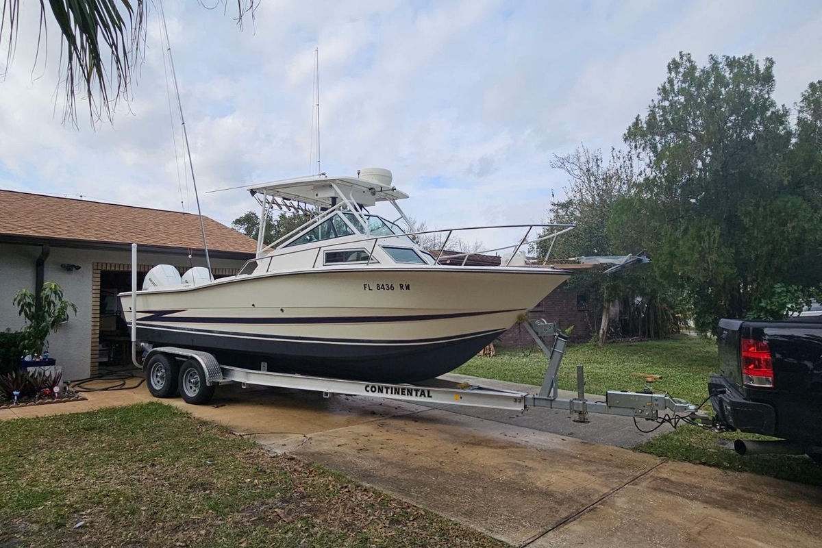 1990 Hydra-Sports Vector 2500 CC - Sold Boat