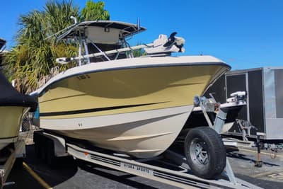 BOATZON | Hydra-Sports Vector 2600 CC 2003