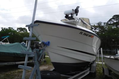 BOATZON | Hydra-Sports Vector 2600 CC 2003