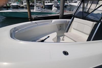 BOATZON | Hydra-Sports Vector 2600 CC 2004