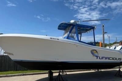 BOATZON | Hydra-Sports Vector 2796 CC 2000
