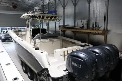 BOATZON | Hydra-Sports Vector 3300 CC 2006