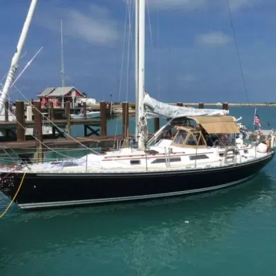 BOATZON | Hylas Center Cockpit 1989