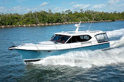 BOATZON | Hylas M49 2026