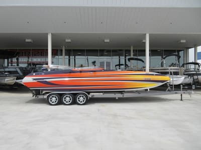 BOATZON | INTERCEPTOR 28 DECKBOAT 2015